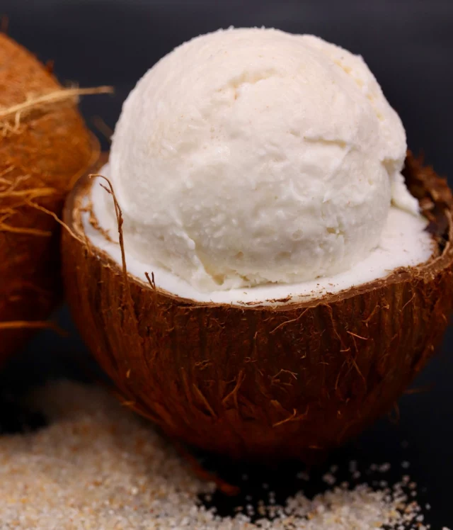 🥥 Fraîcheur & douceur garanties !
Notre glace artisanale noix de coco : un incontournable de l’été à savourer sans modération 🌴🍦

#MaisonHenry #GlaceArtisanale #NoixDeCoco #PlaisirEstival #GourmandiseMaison